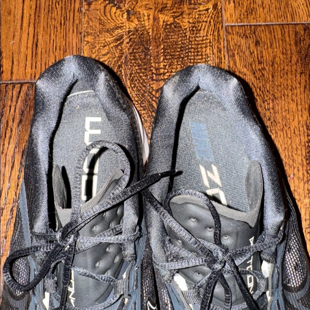 Nike Zoom Running Training Shoes Black MTLC Cool
Men’s Size 10.5 - Picture 7 of 9